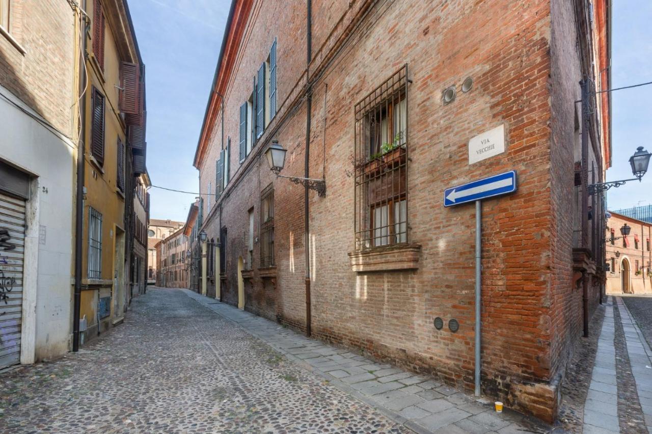 Central Ferrara Apartment Екстер'єр фото